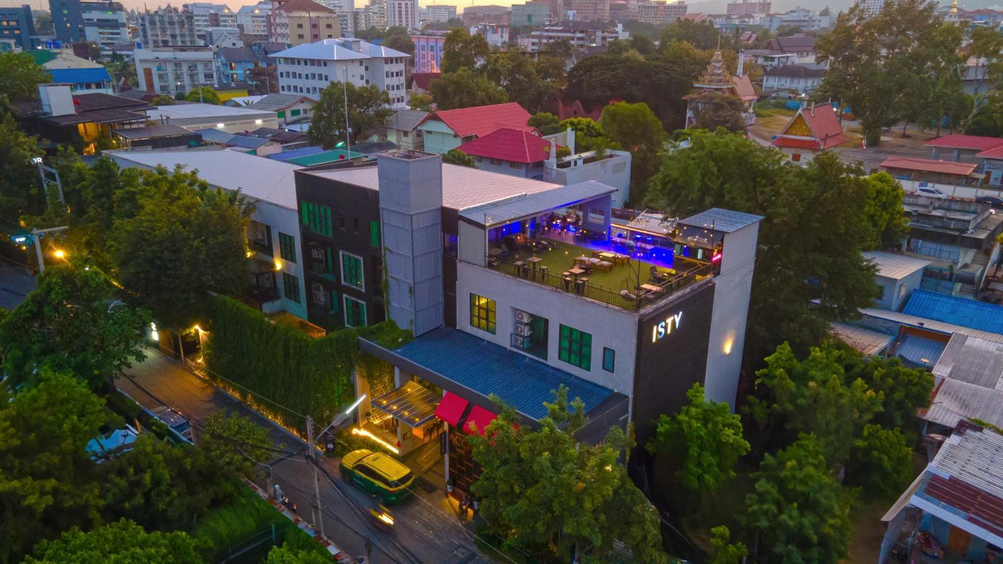 โรงแรมอิสตี้ โรงแรม