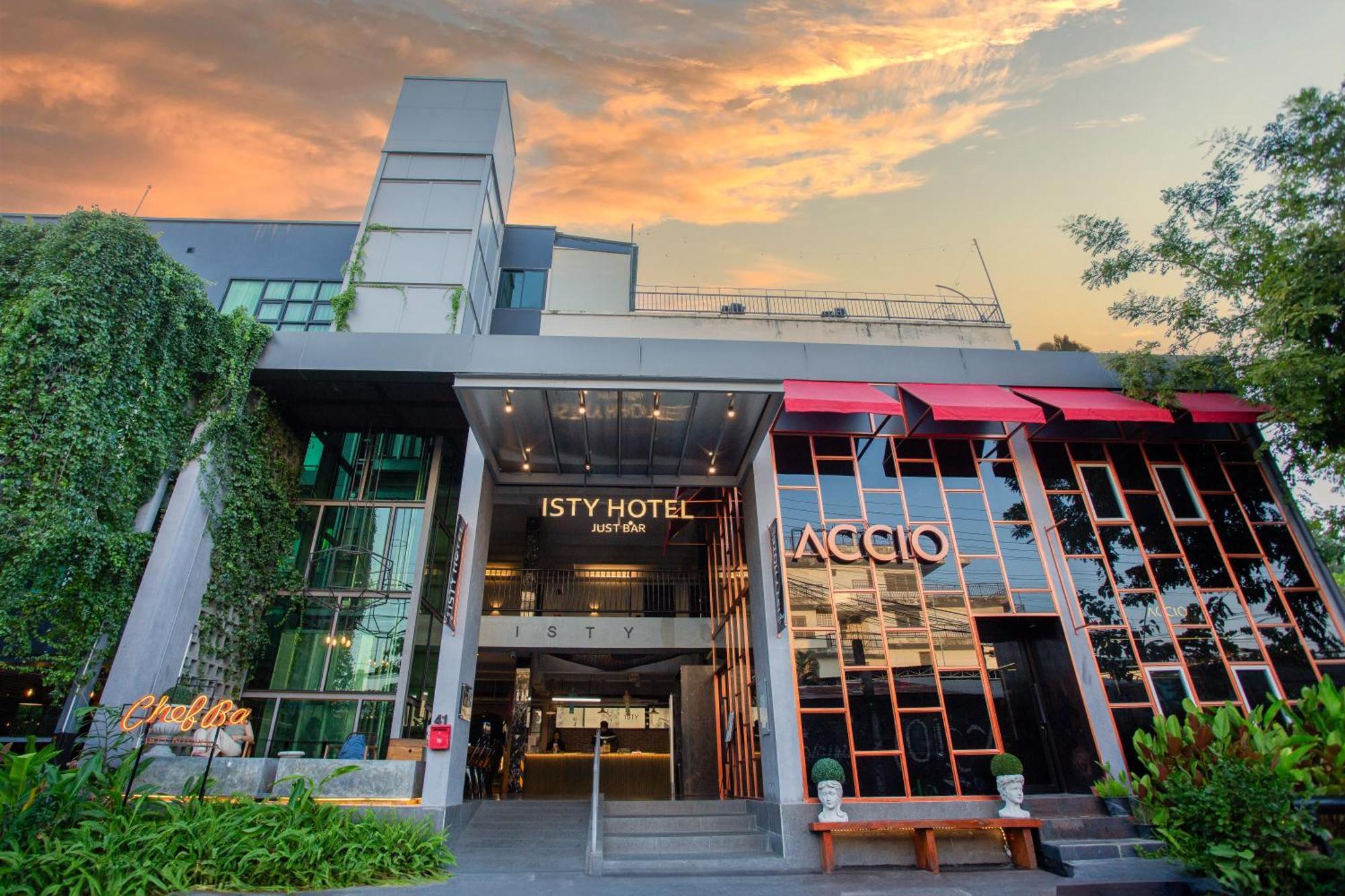 โรงแรมอิสตี้ โรงแรม